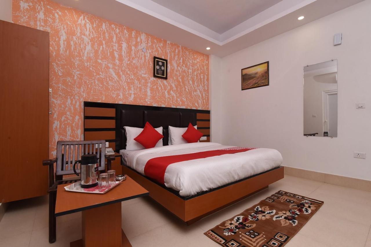 Capital O 13310 Noida Suites Exterior photo