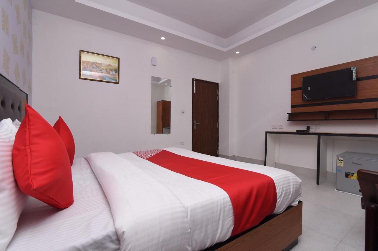 Capital O 13310 Noida Suites Exterior photo
