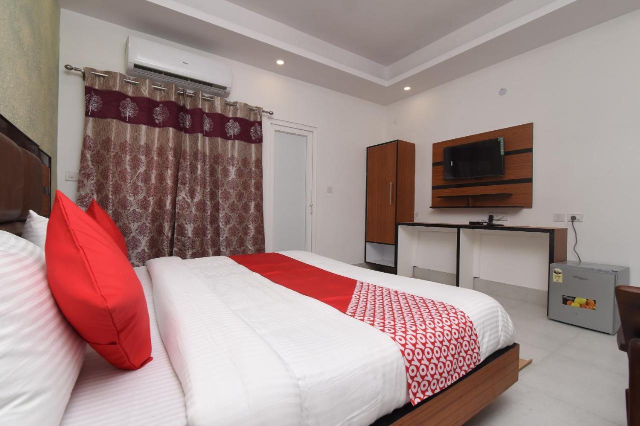 Capital O 13310 Noida Suites Exterior photo