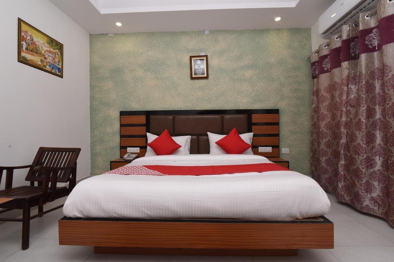 Capital O 13310 Noida Suites Exterior photo