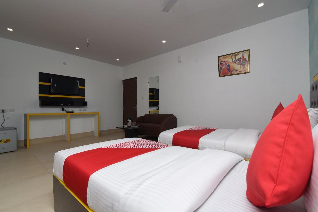 Capital O 13310 Noida Suites Exterior photo