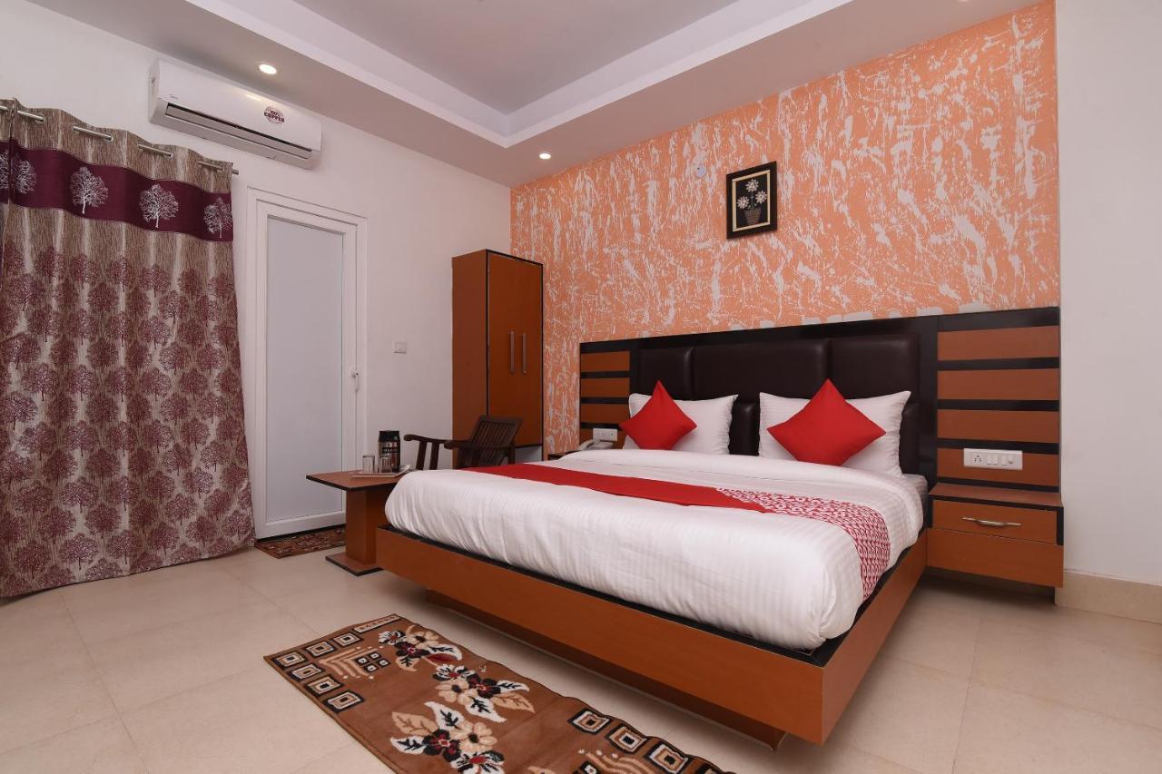 Capital O 13310 Noida Suites Exterior photo