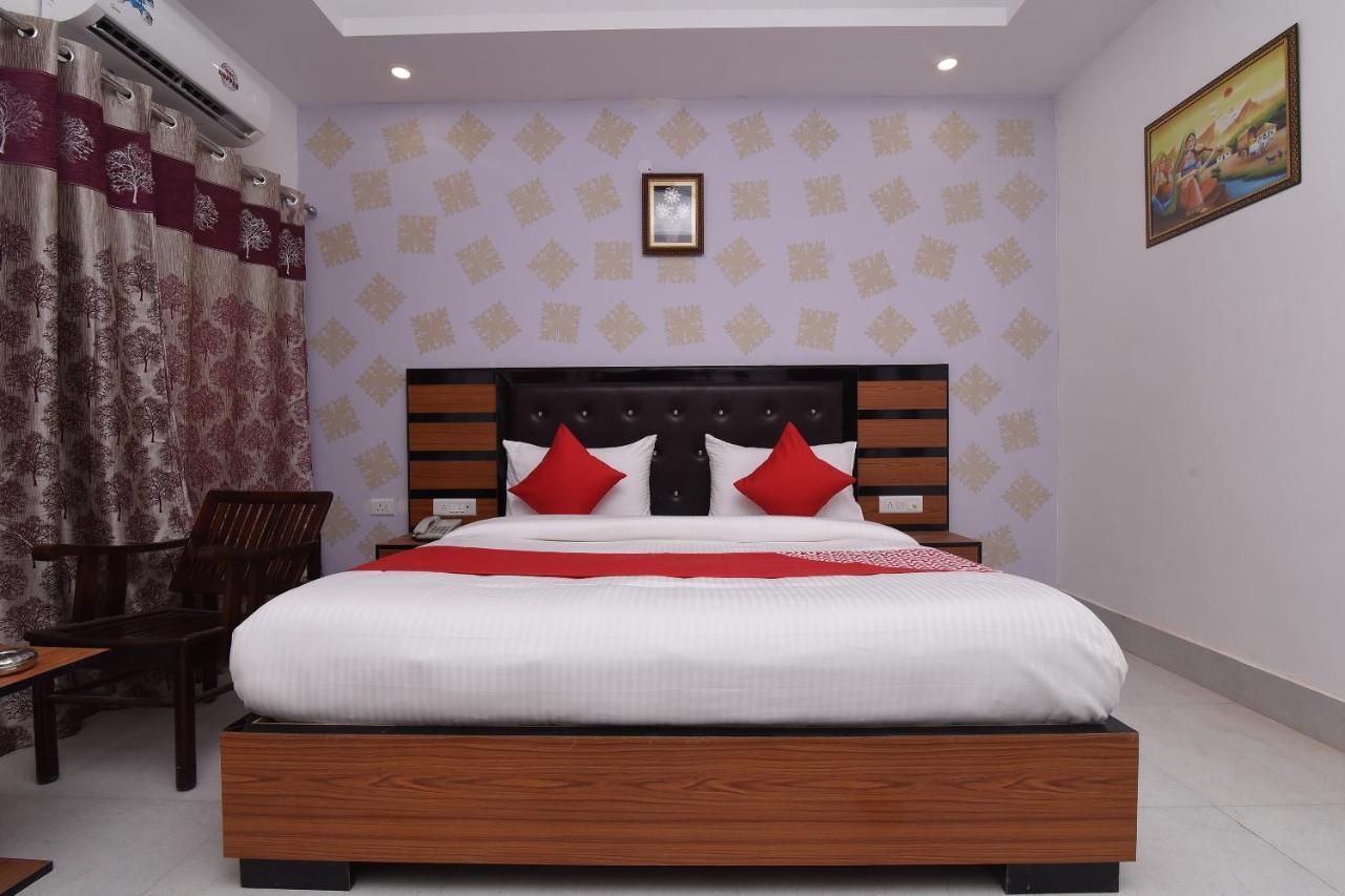 Capital O 13310 Noida Suites Exterior photo