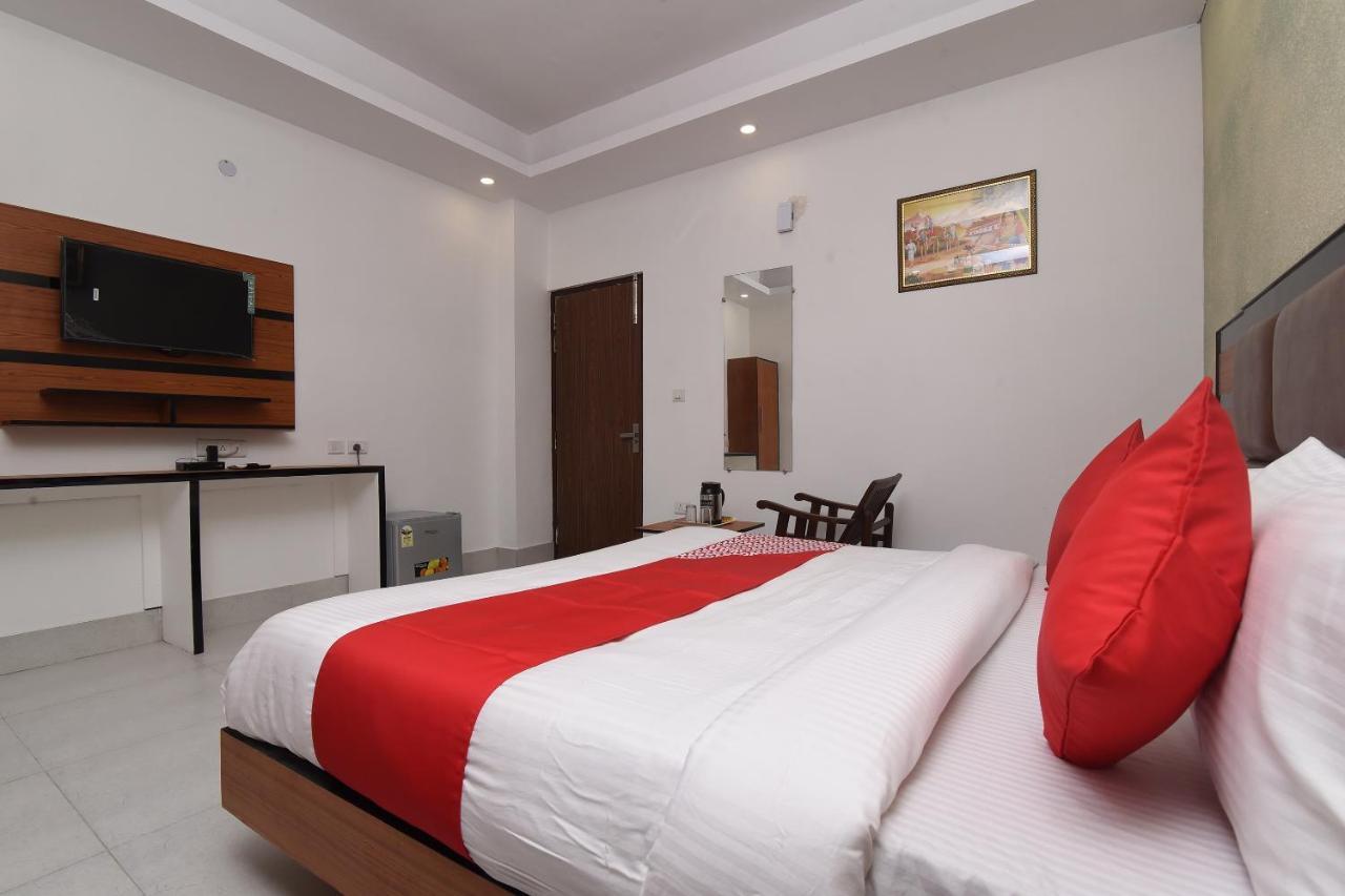 Capital O 13310 Noida Suites Exterior photo