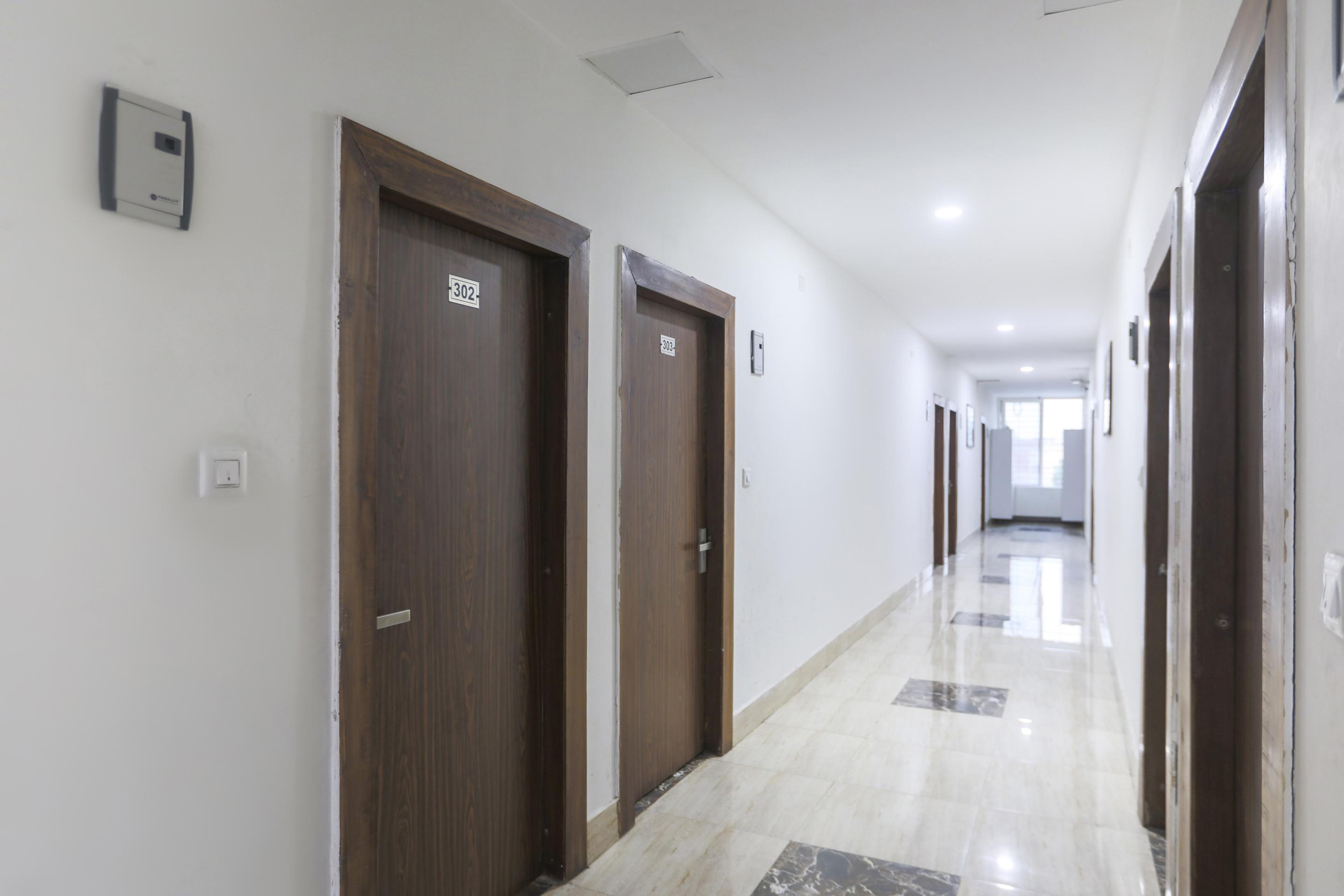 Capital O 13310 Noida Suites Exterior photo