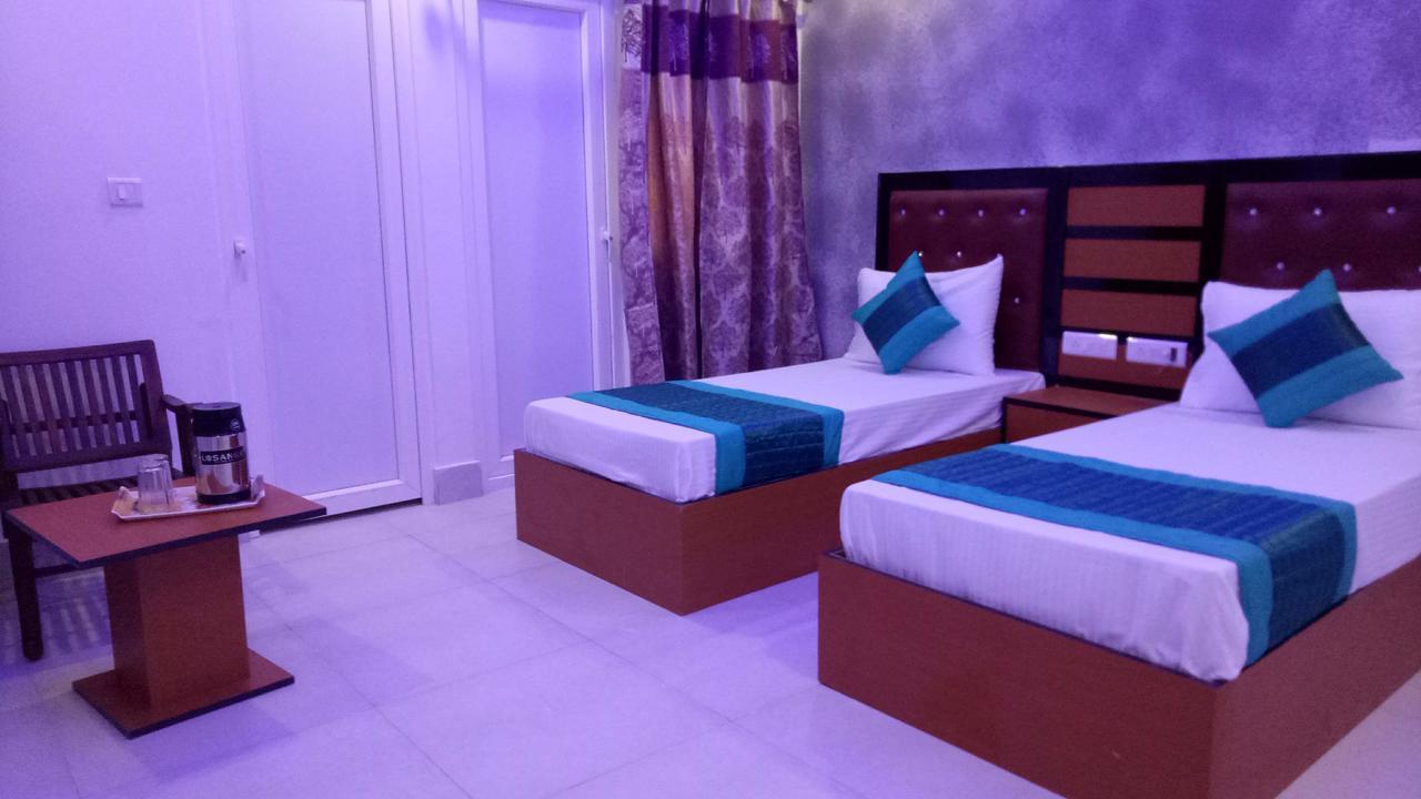 Capital O 13310 Noida Suites Exterior photo