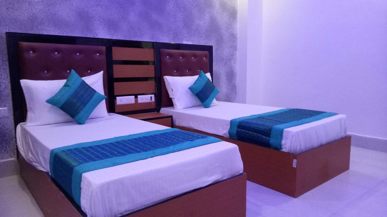 Capital O 13310 Noida Suites Exterior photo