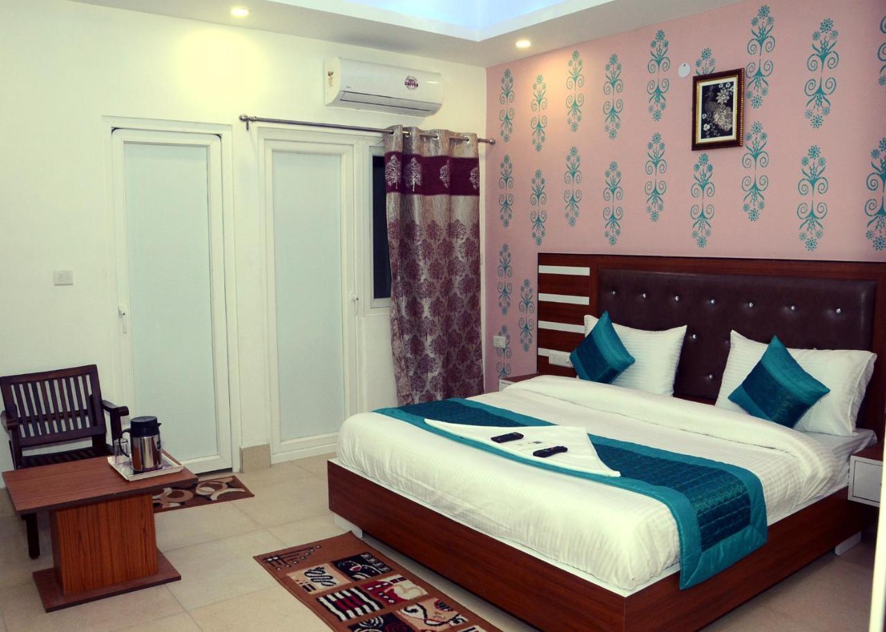 Capital O 13310 Noida Suites Exterior photo