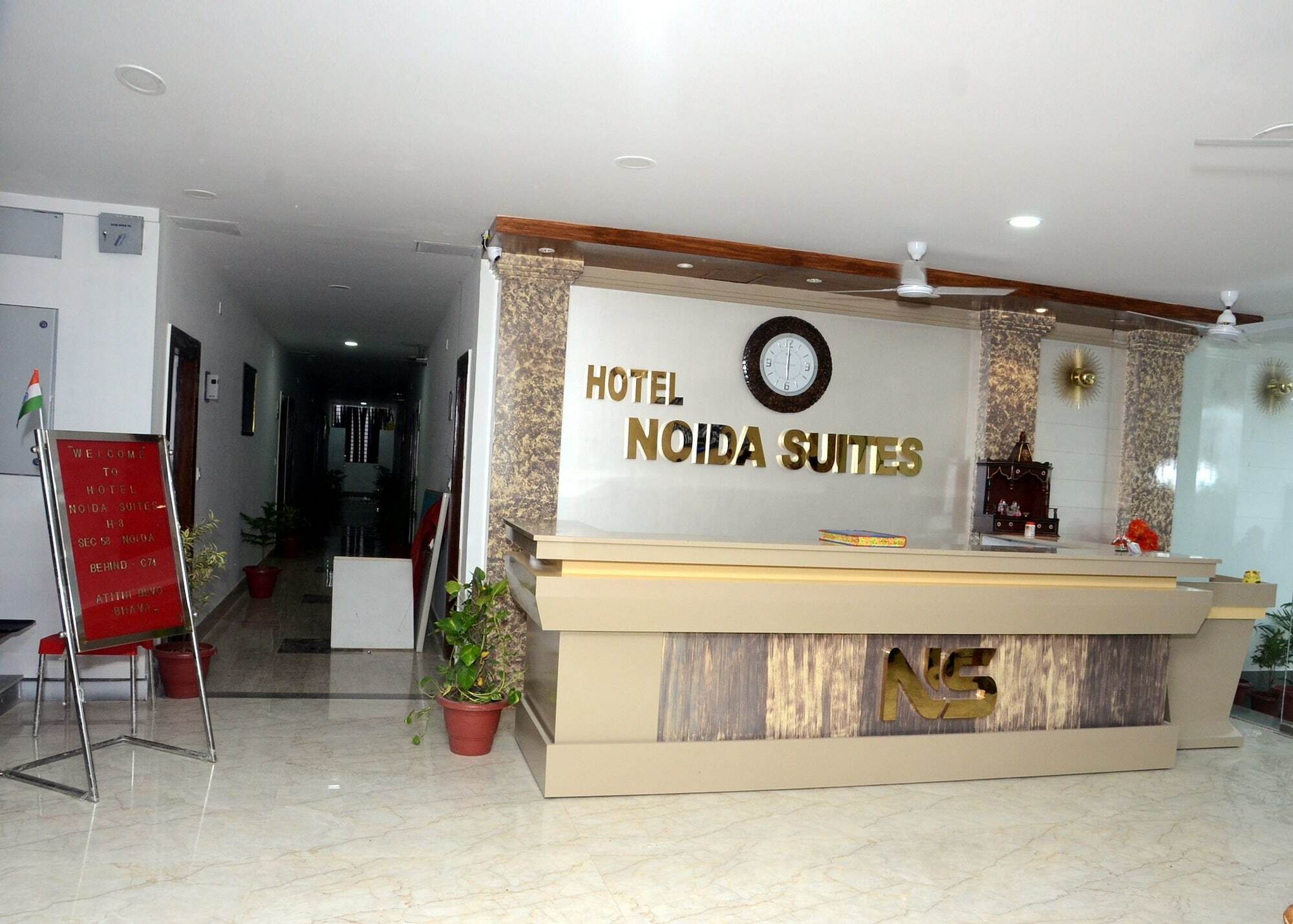 Capital O 13310 Noida Suites Exterior photo