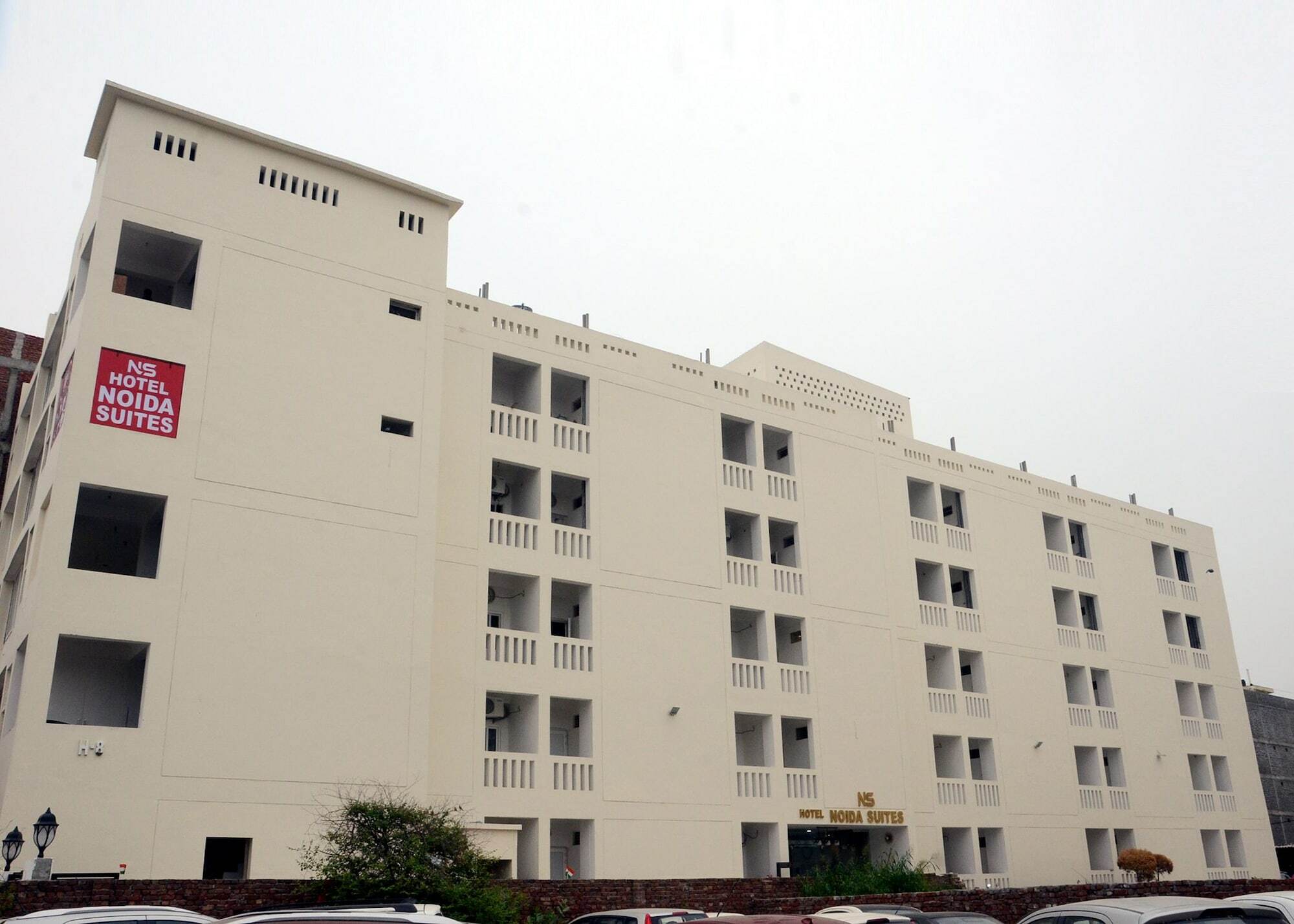 Capital O 13310 Noida Suites Exterior photo