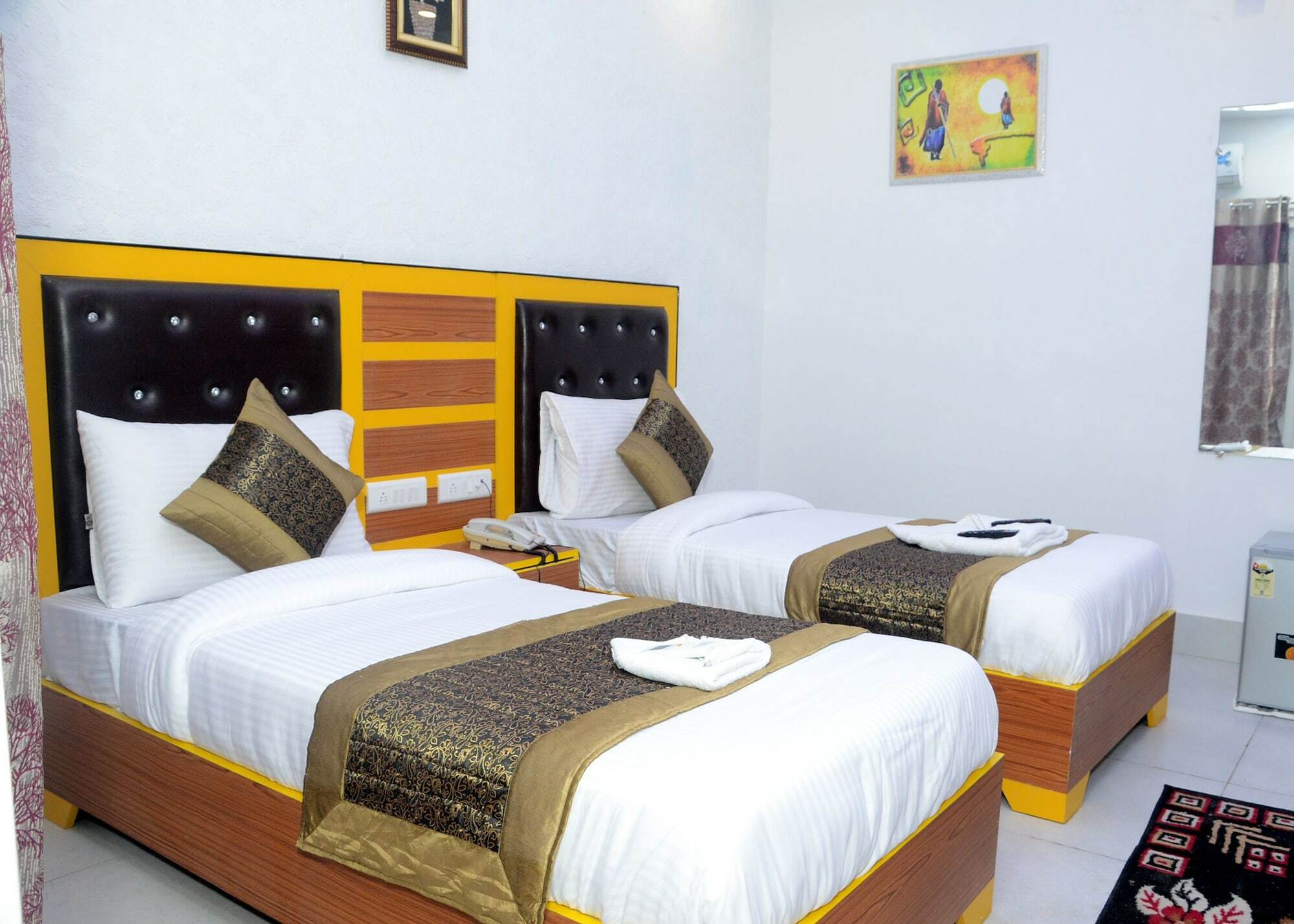 Capital O 13310 Noida Suites Exterior photo